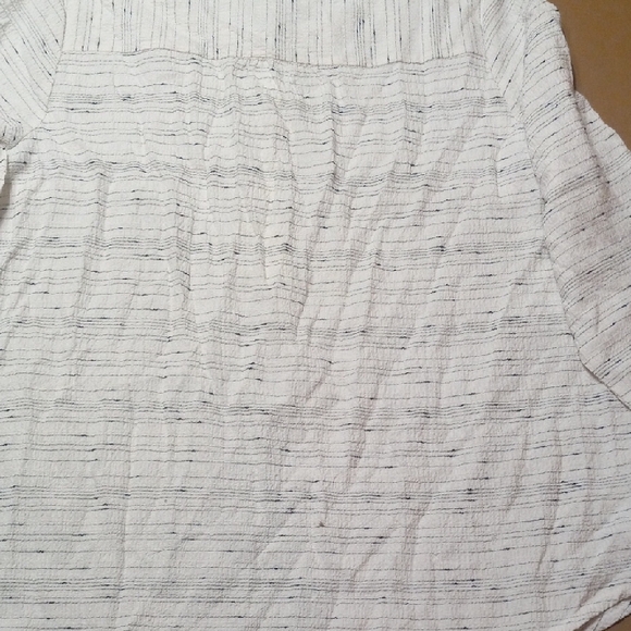 Liz Claiborne White and Navy Striped Top - Picture 4 of 5